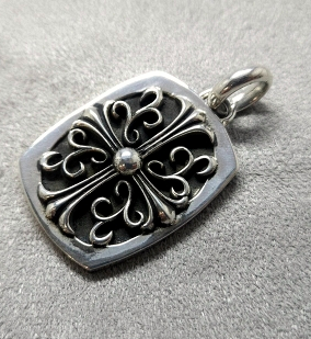 시그니처 플로랄 사각 펜던트