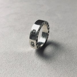 bug pattern ring
